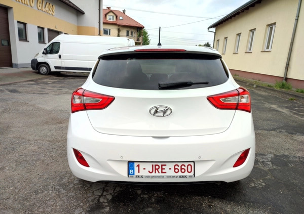 Hyundai I30 cena 37500 przebieg: 186000, rok produkcji 2015 z Rzeszów małe 562